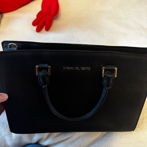 MICHAEL KORS “SELMA” LARGE BAG- ACCEPTING OFFERS! - Picture 13 of 16